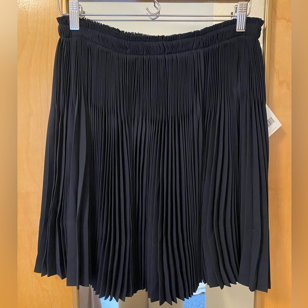 NWT Vince pleated skirt